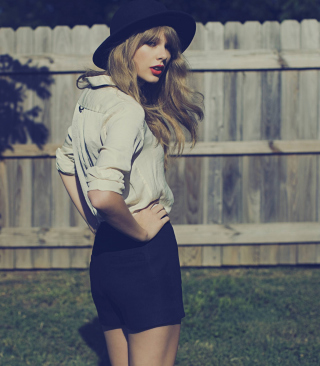 Taylor Swift - Obrázkek zdarma pro Nokia Asha 306