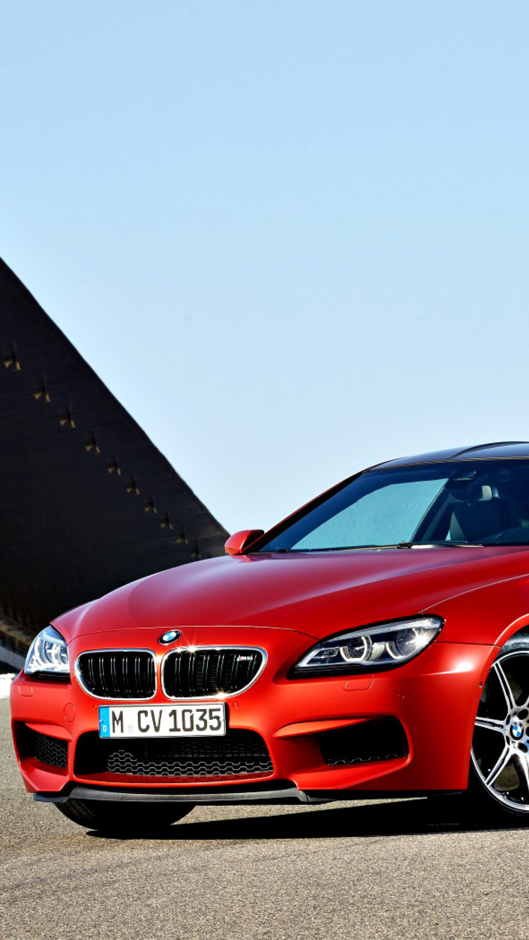 Обои BMW M6 Coupe 2015 1080x1920