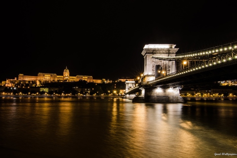 Chain Bridge at Night in Budapest Hungary screenshot #1 480x320