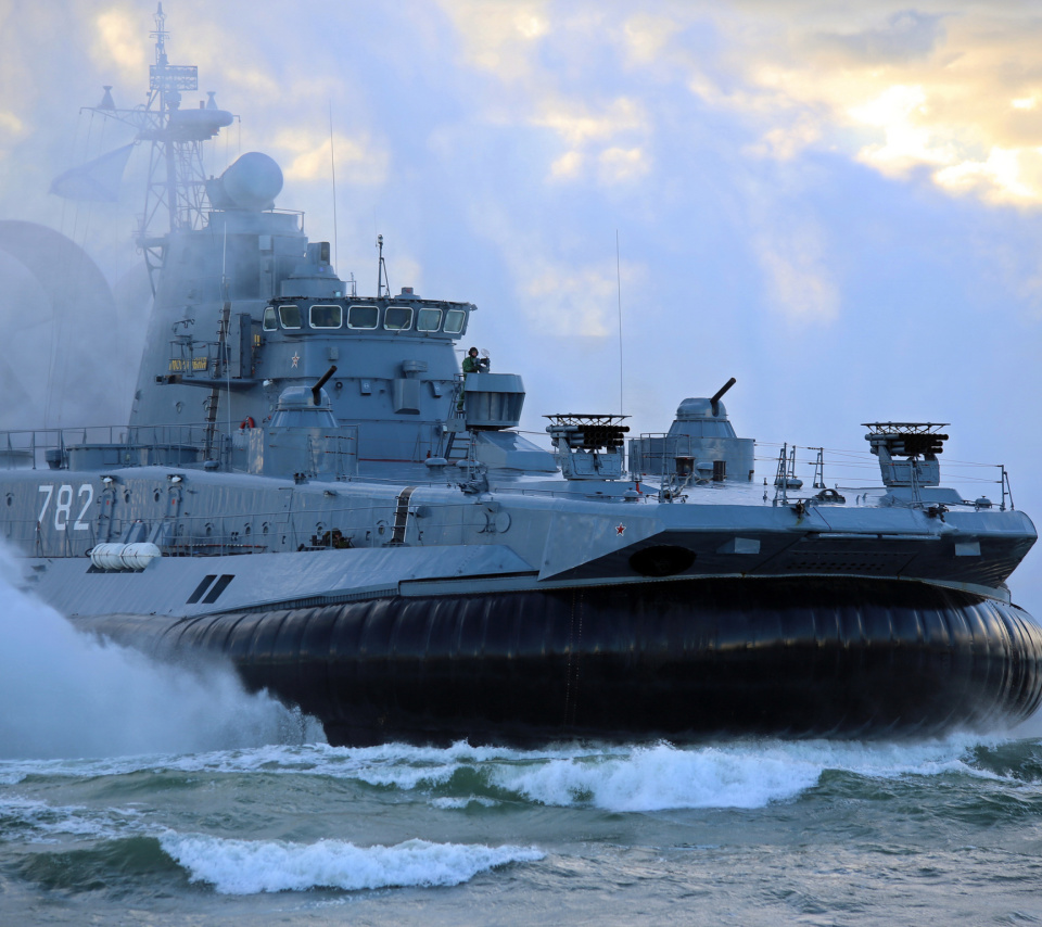 Zubr Air cushioned landing craft wallpaper 960x854