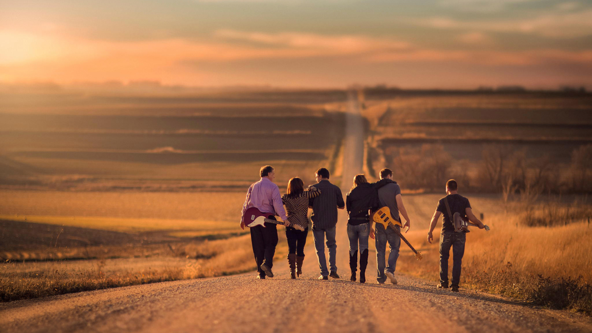 Sfondi Music Band On Road 1920x1080