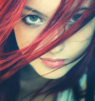 Kostenloses Redhead And Green Eyes Wallpaper für 2048x2048