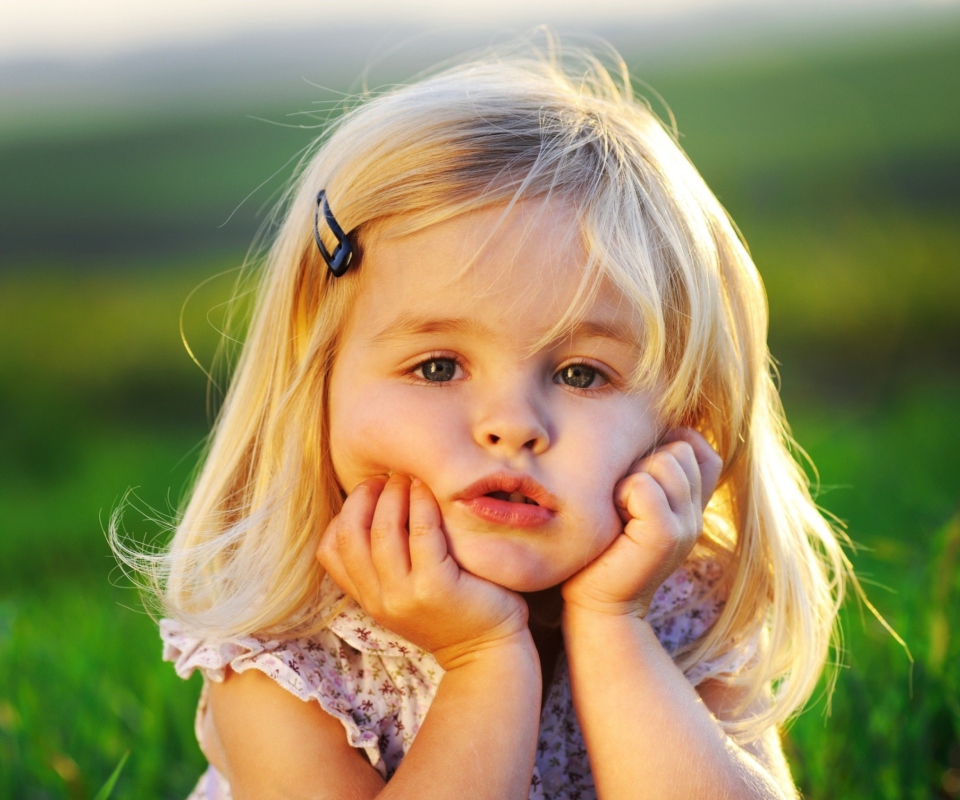 Das Cute Baby Girl Wallpaper 960x800