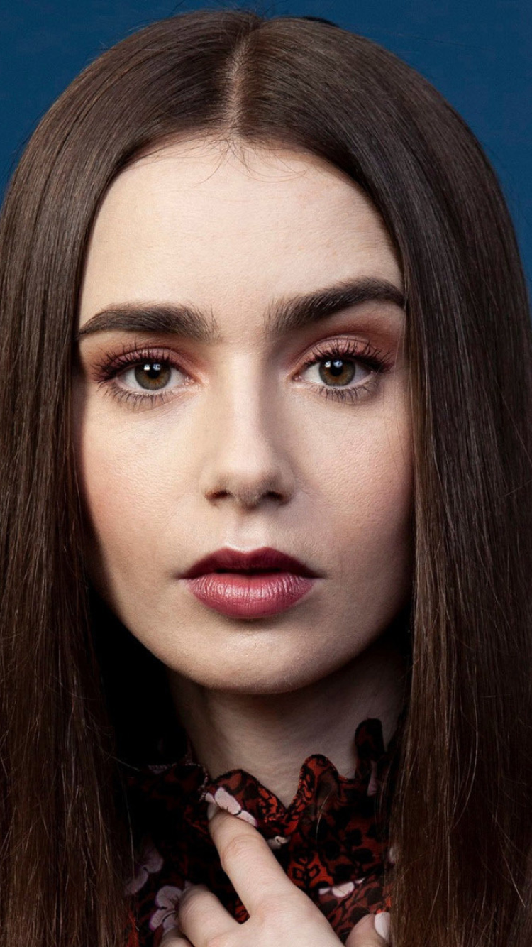 Lily Collins wallpaper 750x1334