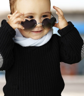 Baby Boy In Heart Glasses - Obrázkek zdarma pro 768x1280