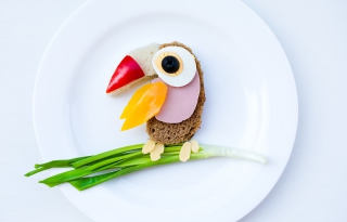 Happy Breakfast Parrot - Obrázkek zdarma 