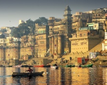 Sfondi Varanasi City in India 220x176