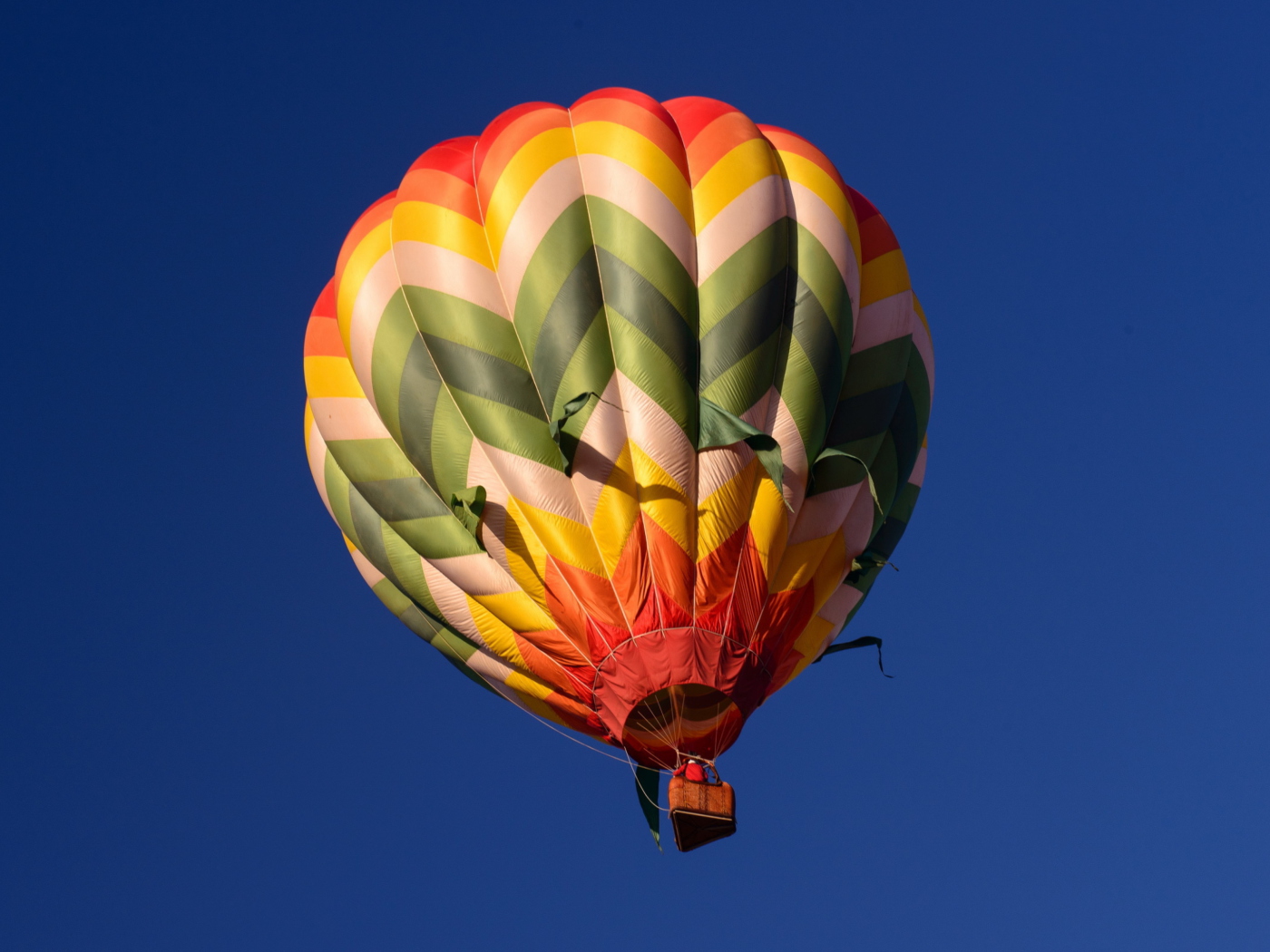 Das Big Colorful Air Balloon Wallpaper 1400x1050