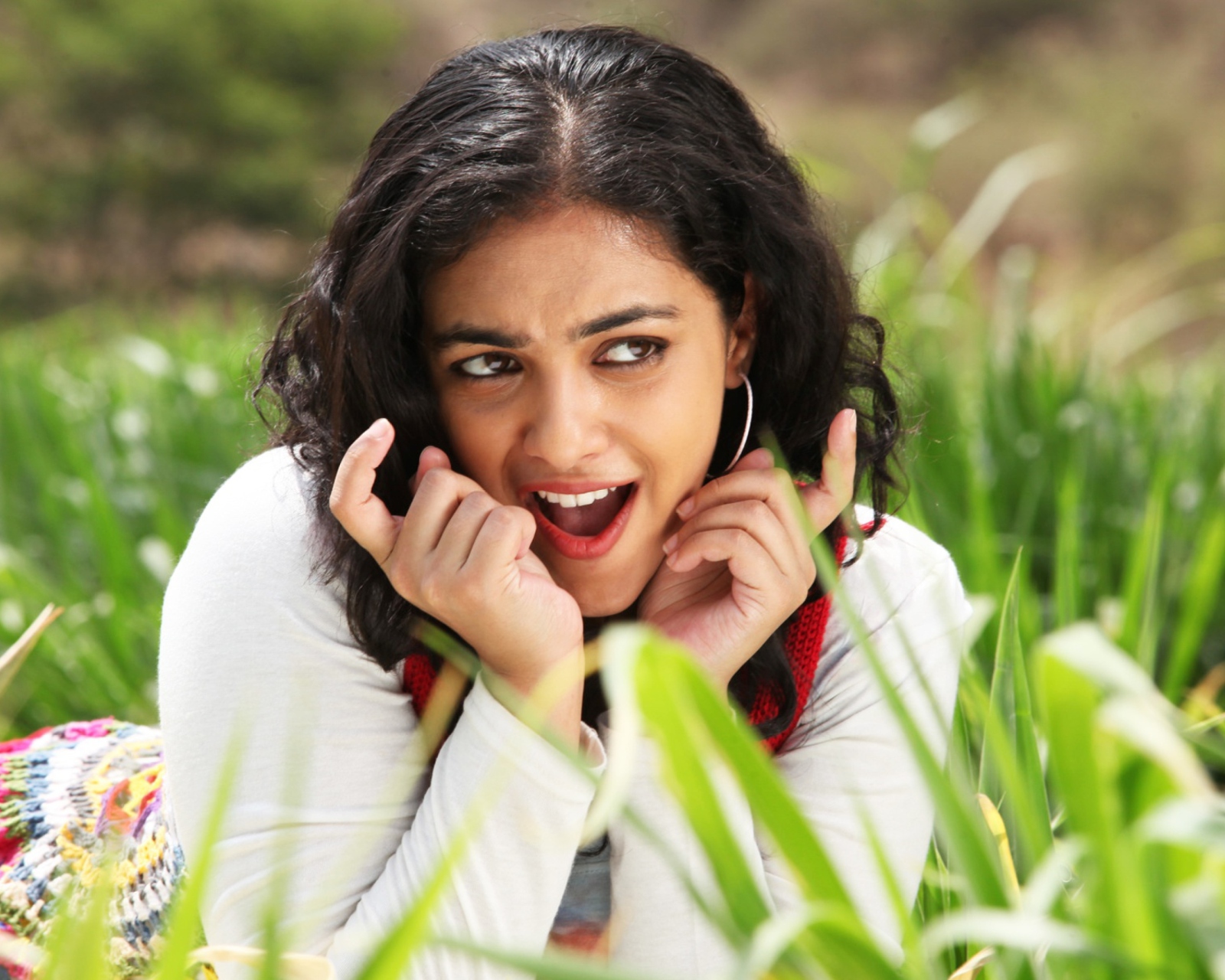 Screenshot №1 pro téma Nithya Menon 1600x1280