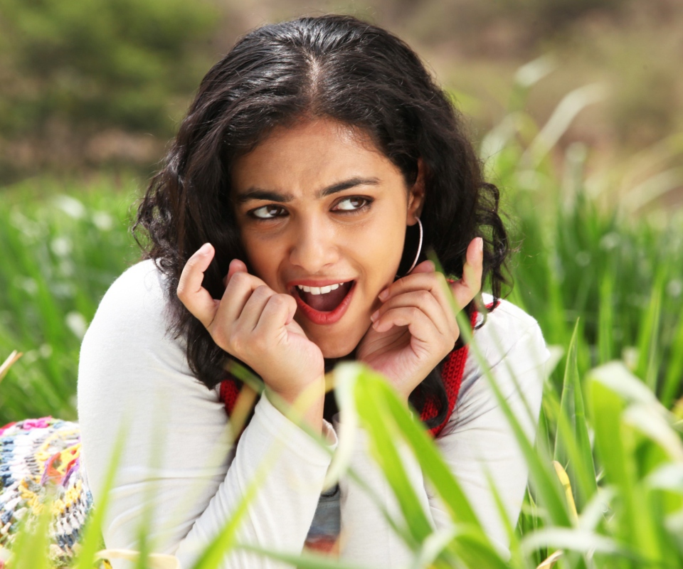 Das Nithya Menon Wallpaper 960x800