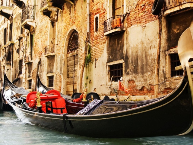 Venice Gondola, Italy wallpaper 640x480