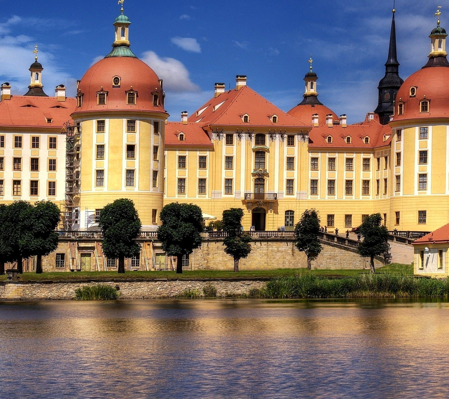 Moritzburg Castle in Saxony screenshot #1 1440x1280