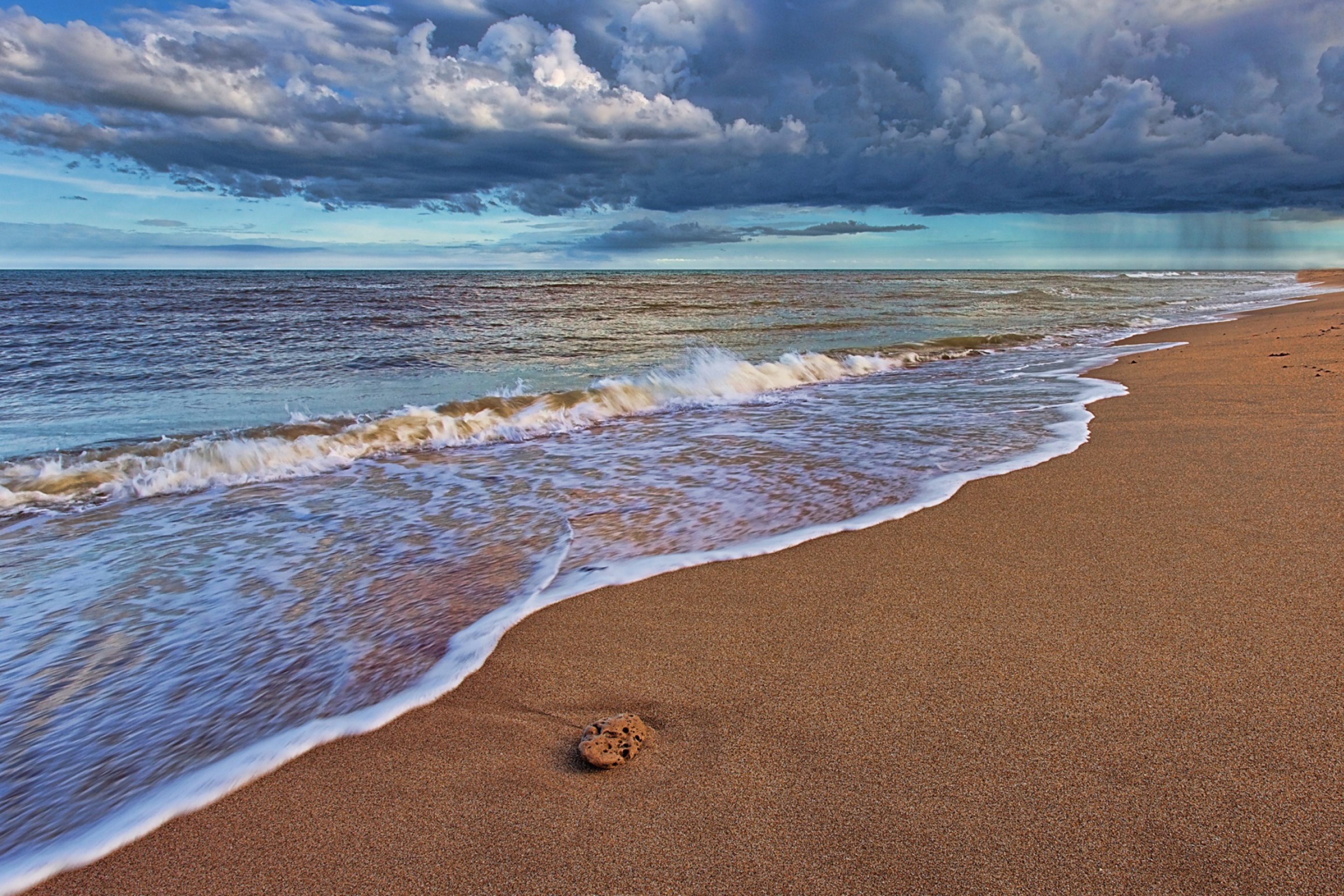 Побережье это. «Песчаный берег моря»сёра. Море пляж. Море песок. Побережье океана.