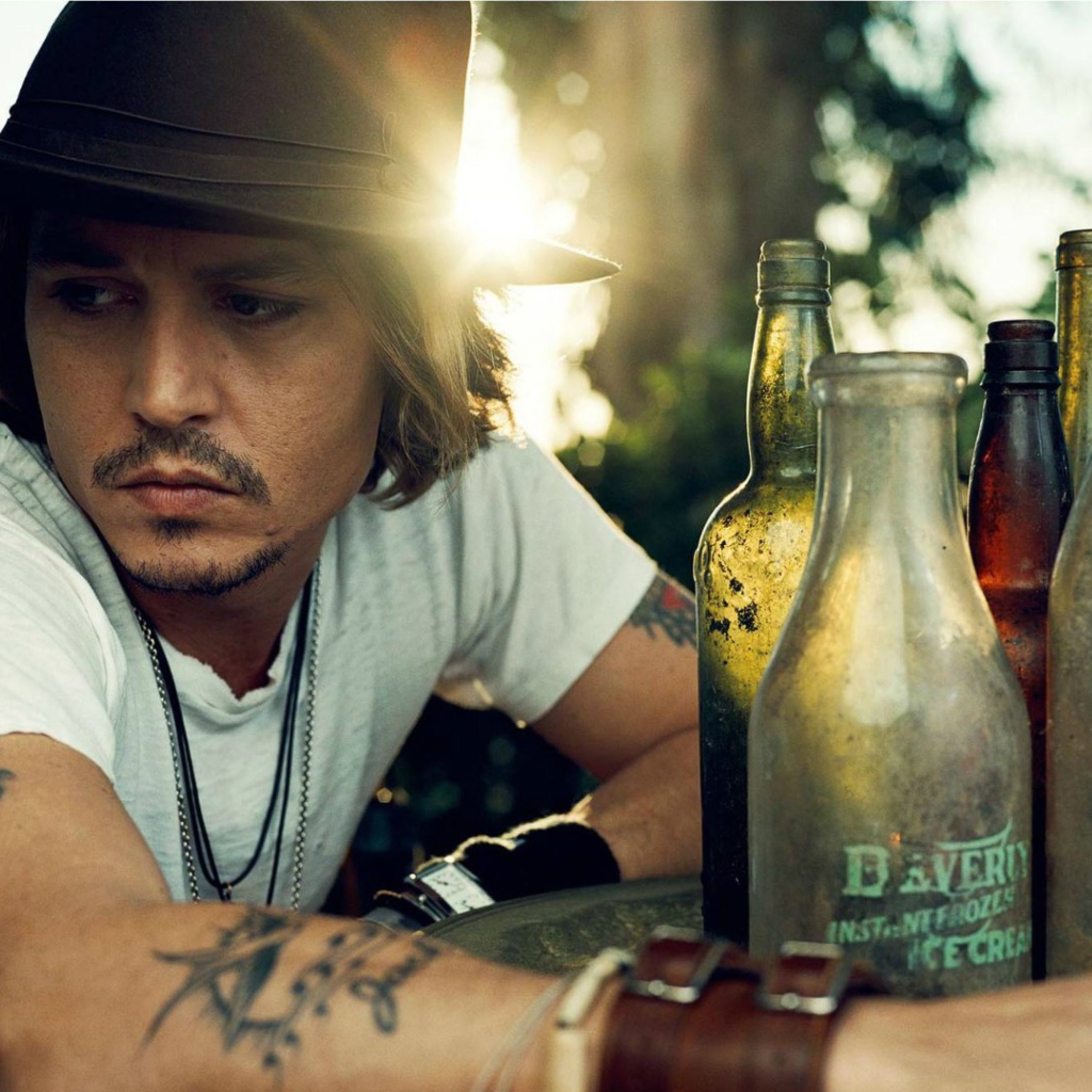 Das Johnny Depp Sunset Portrait Wallpaper 1024x1024