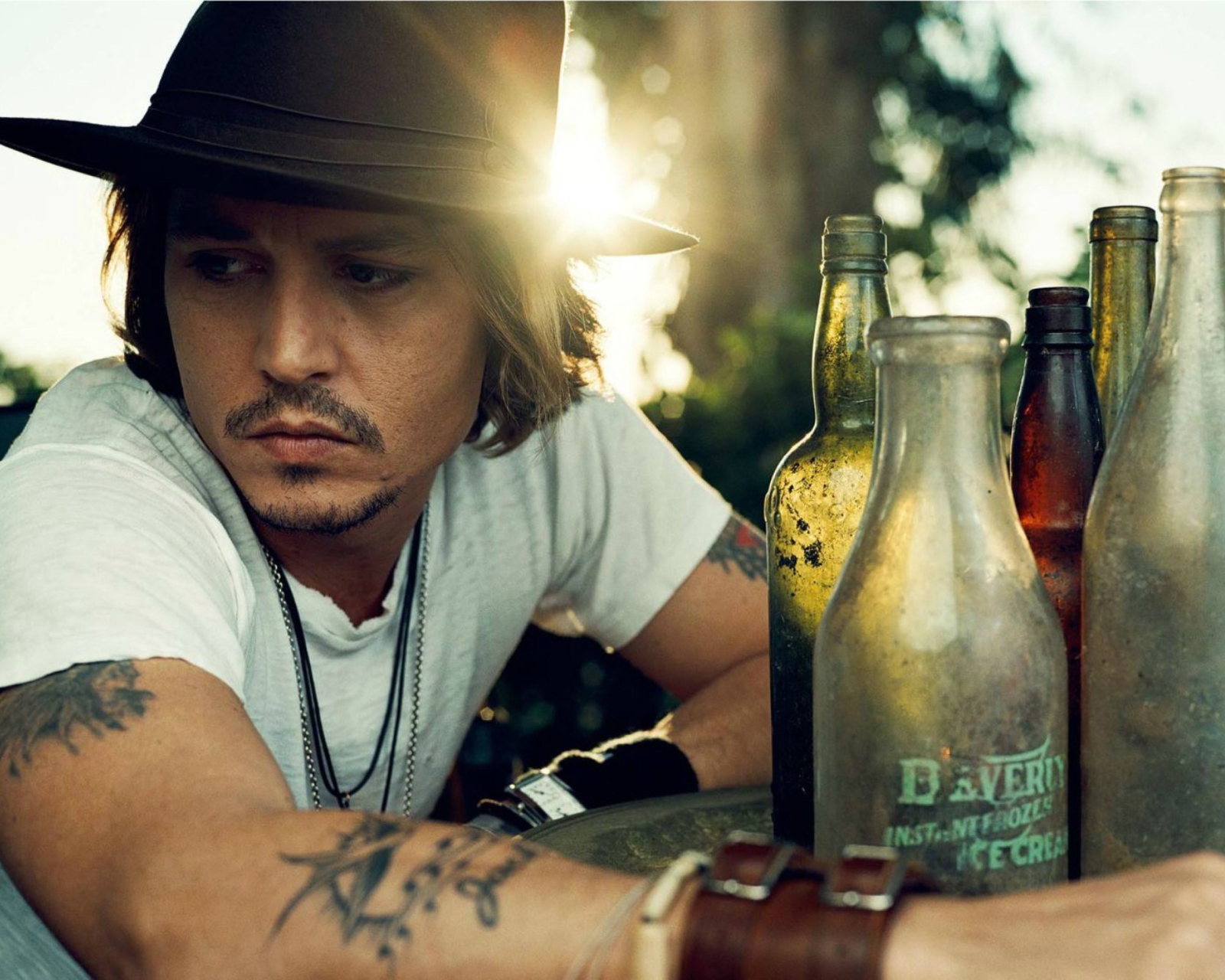 Johnny Depp Sunset Portrait screenshot #1 1600x1280