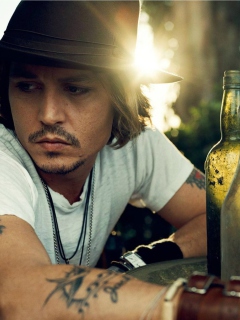 Fondo de pantalla Johnny Depp Sunset Portrait 240x320