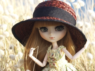 Das Pretty Doll In Hat Wallpaper 320x240