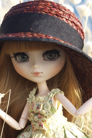 Das Pretty Doll In Hat Wallpaper 320x480