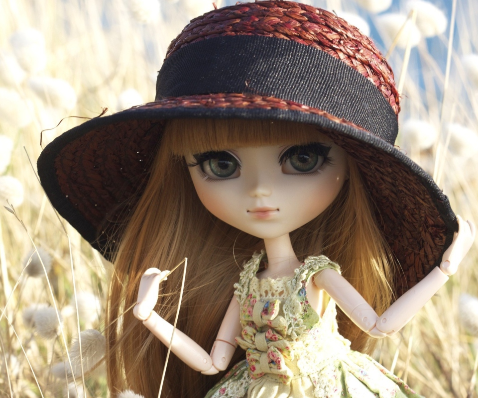 Обои Pretty Doll In Hat 960x800