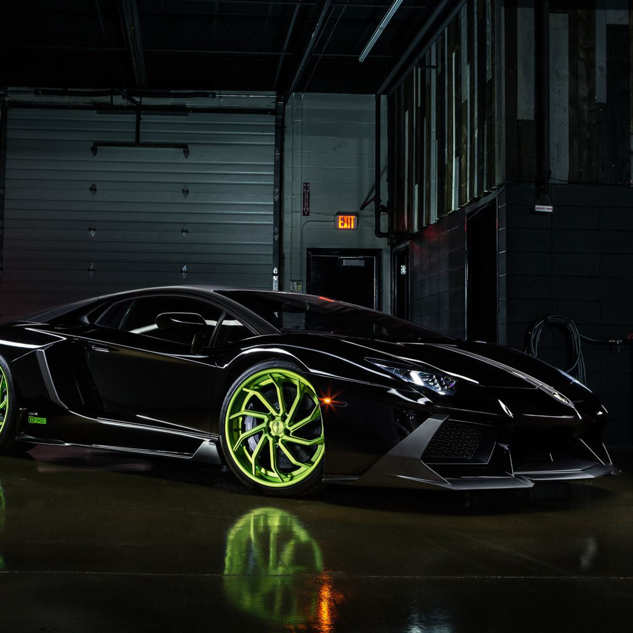 Sfondi Lamborghini Aventador 2048x2048