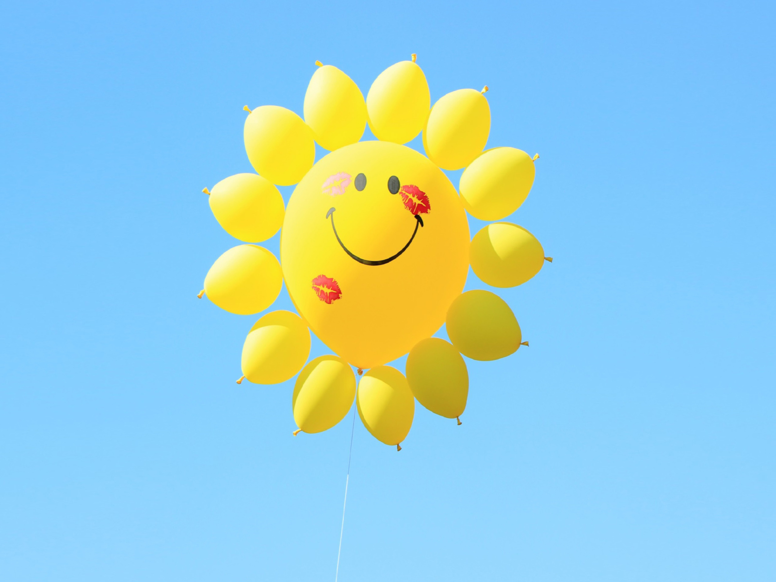 Обои Happy Balloon 1600x1200