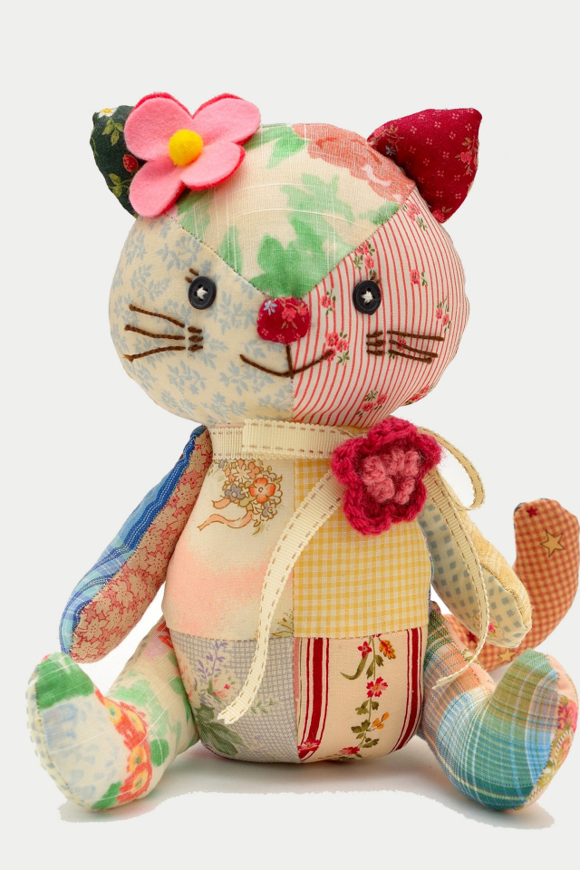 Sfondi Plush Kitten 640x960