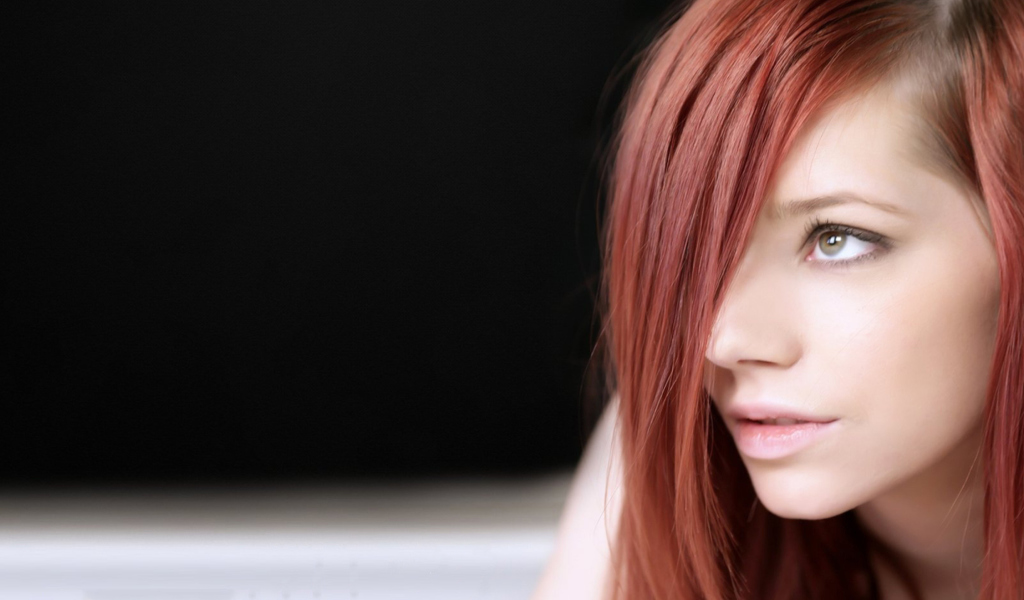 Screenshot №1 pro téma Redhead Girl 1024x600