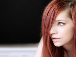 Redhead Girl screenshot #1 320x240