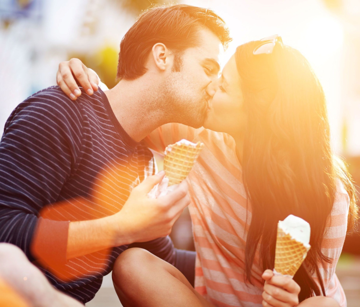 Ice Cream Kiss wallpaper 1200x1024