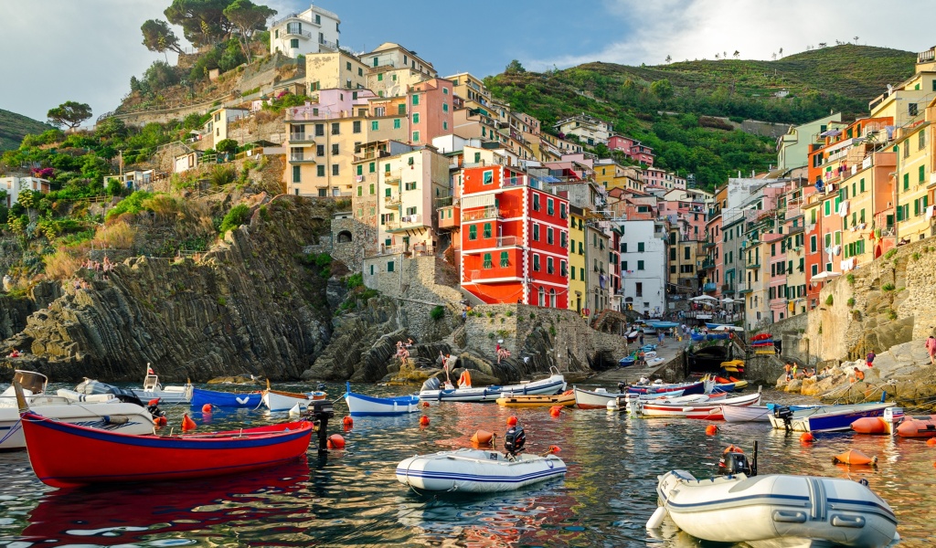 Fondo de pantalla Riomaggiore Cinque Terre 1024x600