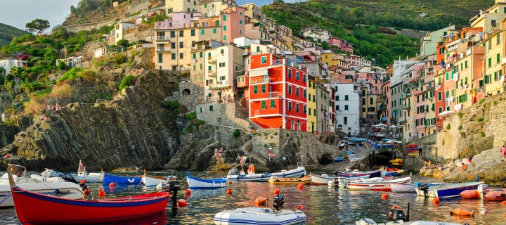 Riomaggiore Cinque Terre wallpaper 720x320