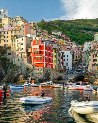 Kostenloses Riomaggiore Cinque Terre Wallpaper für Nokia X1-00