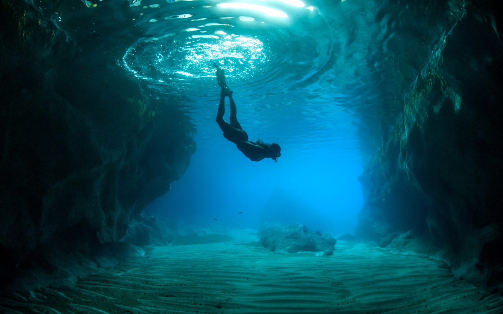 Scuba Diving wallpaper 1680x1050