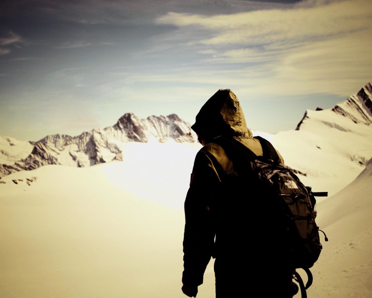 Screenshot №1 pro téma Traveler on the mountain top, Freedom 1280x1024