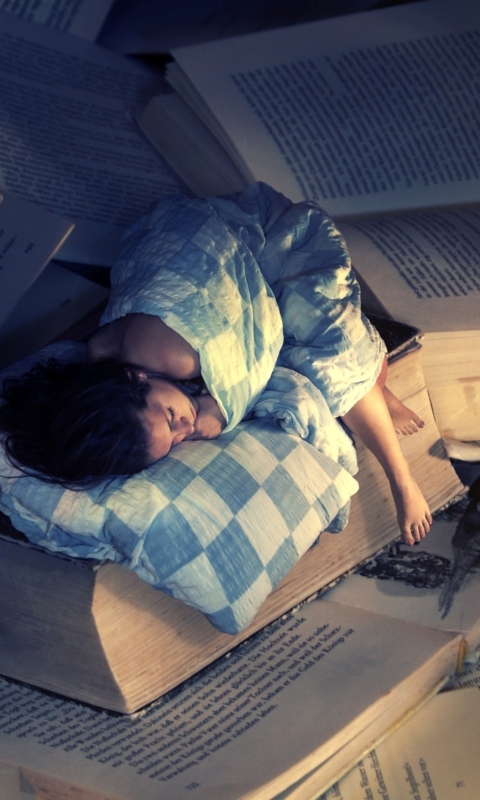Reading And Dreaming wallpaper 480x800