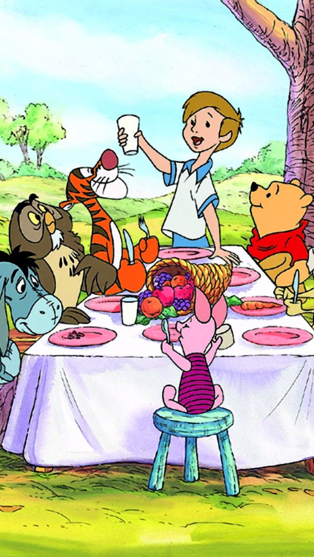 Обои Winnie the Pooh Dinner 640x1136