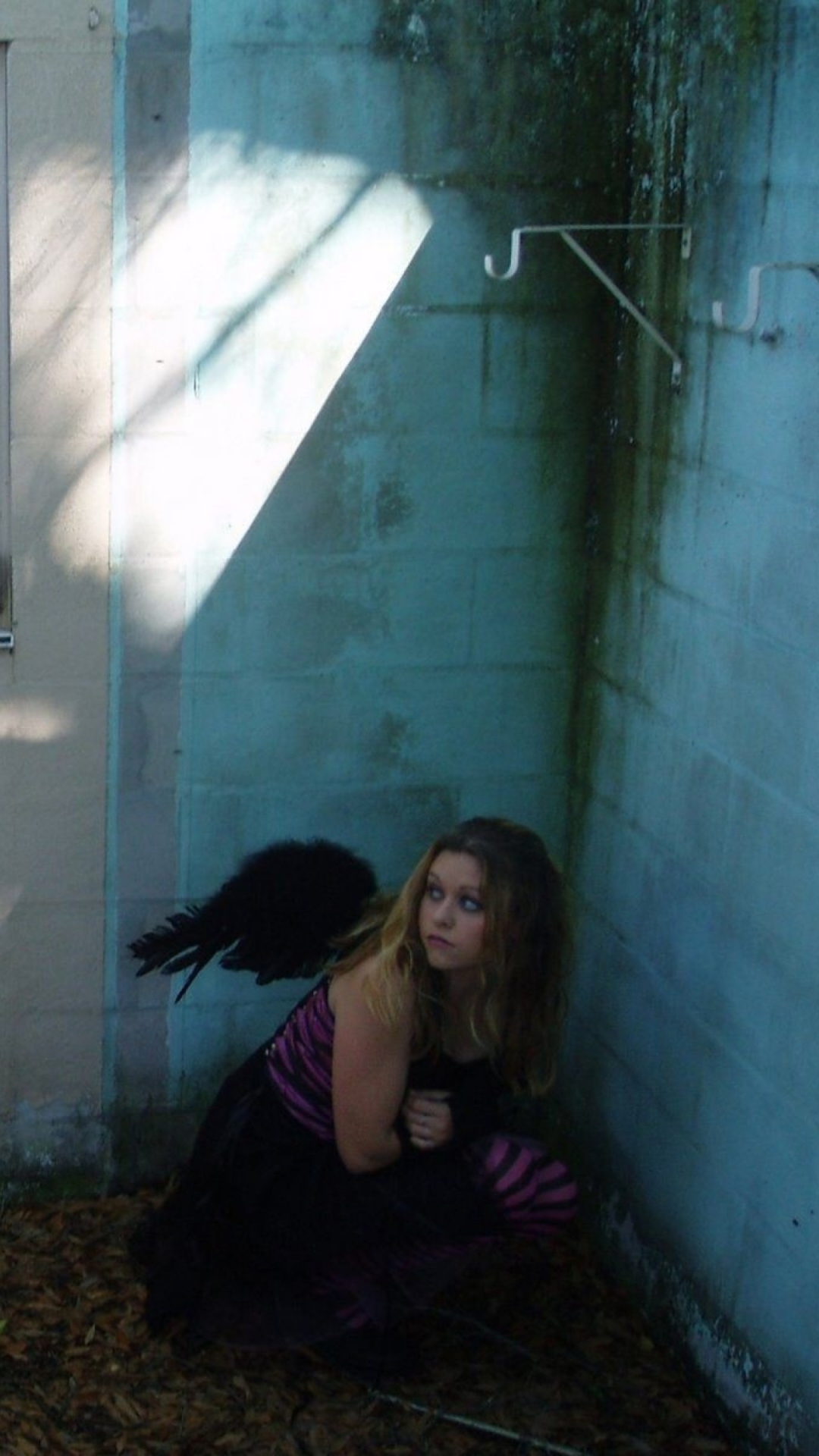 Black Angel Hiding wallpaper 1080x1920