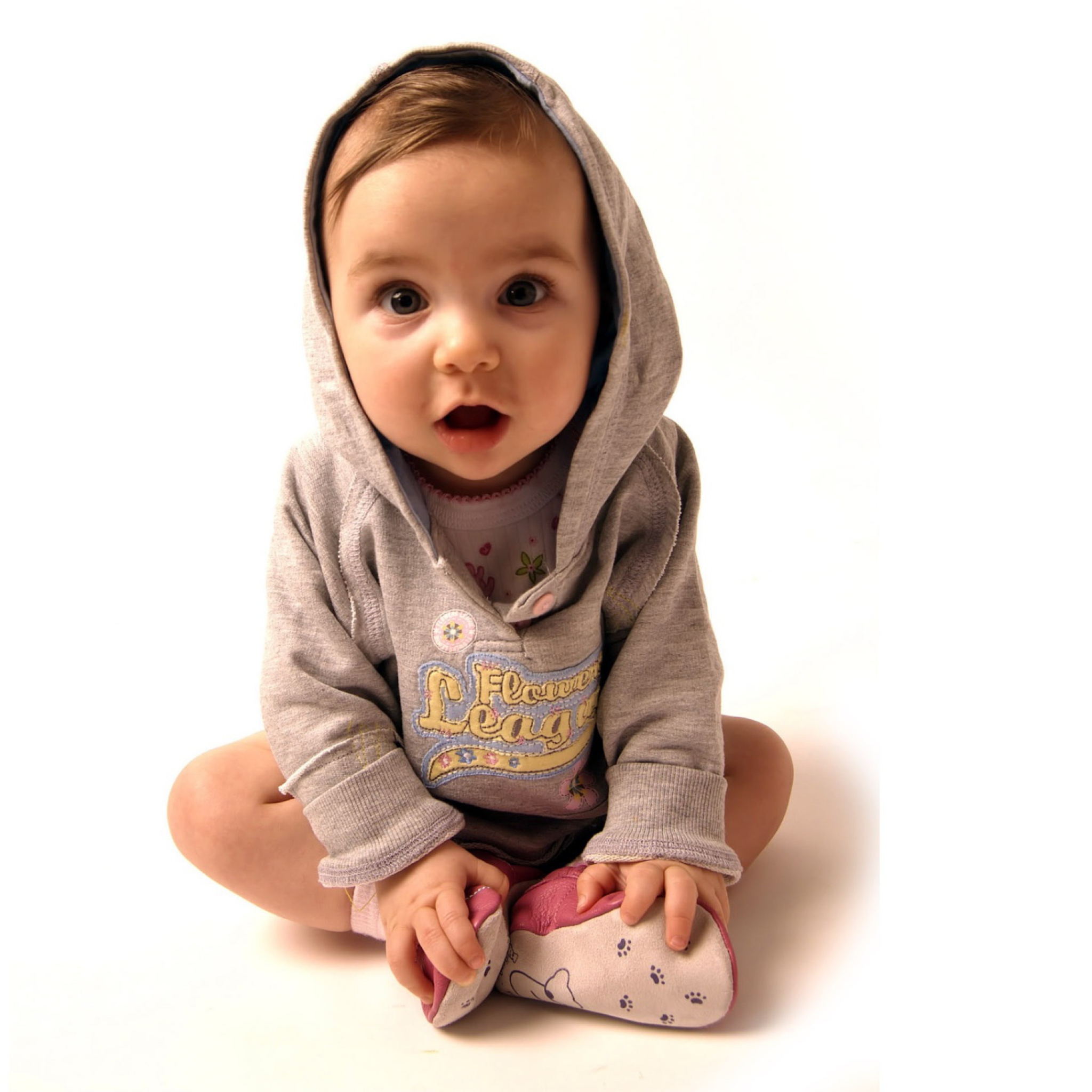 Das Cute Little Baby Boy Wallpaper 2048x2048