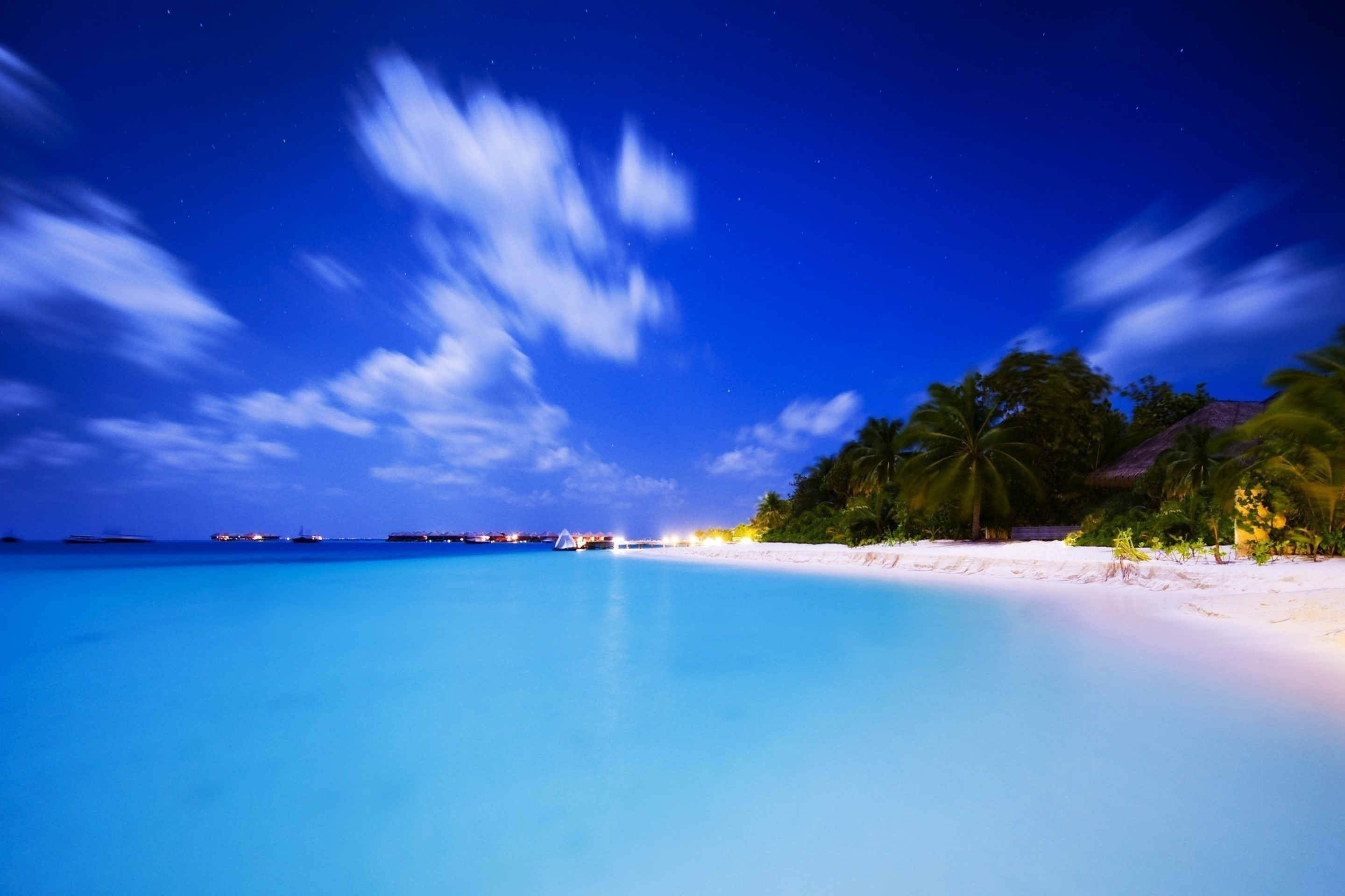 Обои Vilu Reef Beach and Spa Resort, Maldives 2880x1920