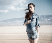 Brunette Model In Jeans Shirt screenshot #1 176x144