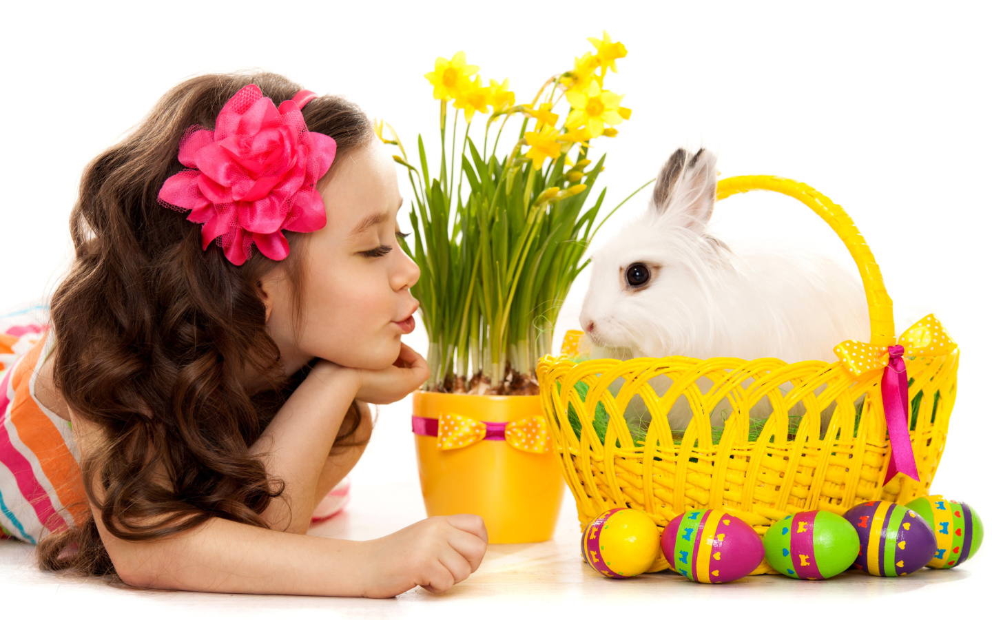 Fondo de pantalla Girl and Rabbit 1440x900