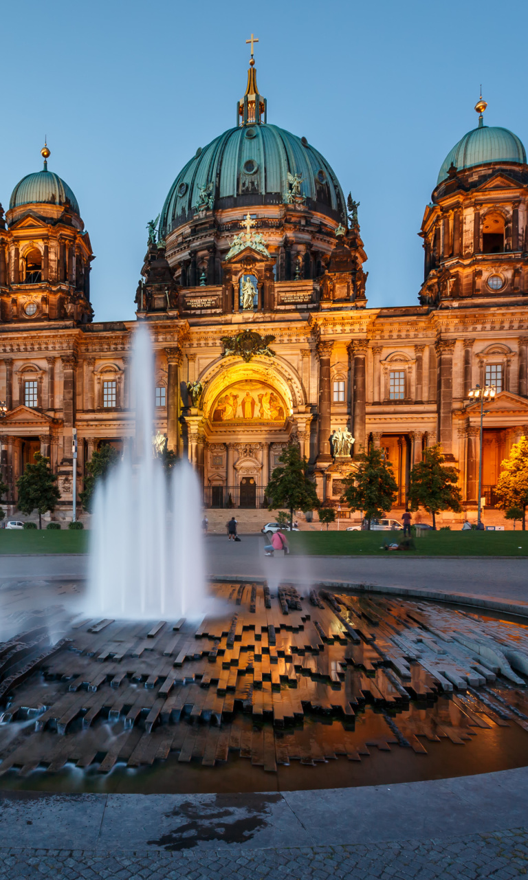 Berliner Dom wallpaper 768x1280