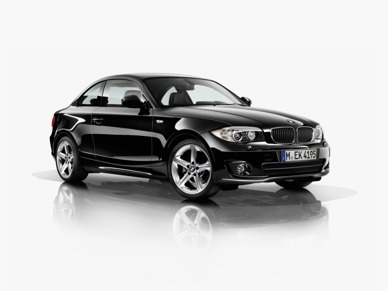 BMW 125i black Coupe wallpaper 1280x960