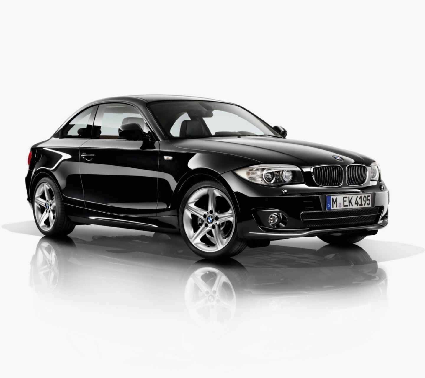 Das BMW 125i black Coupe Wallpaper 1440x1280