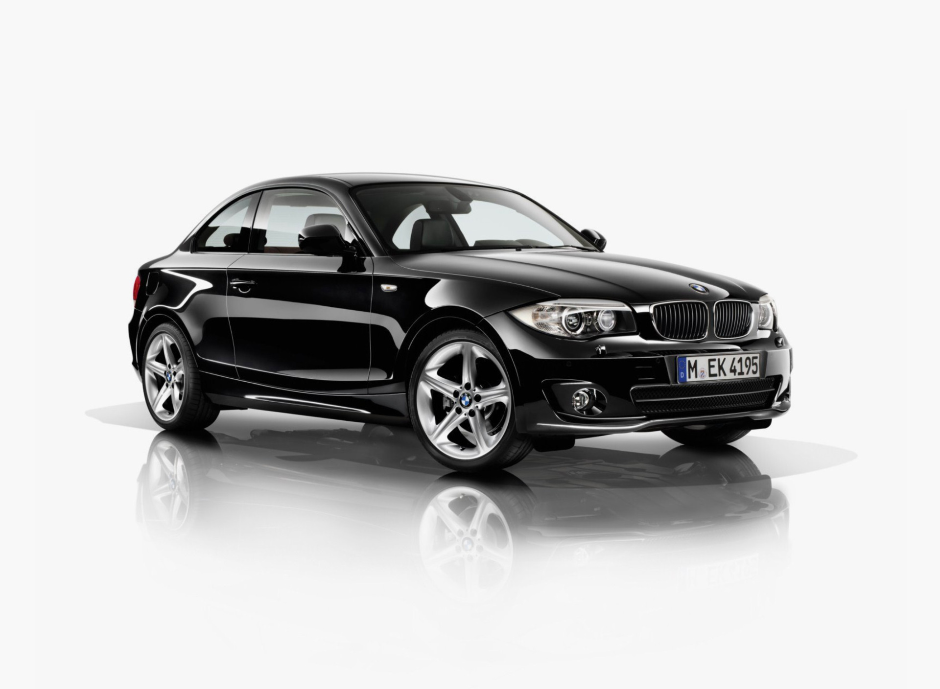 Fondo de pantalla BMW 125i black Coupe 1920x1408