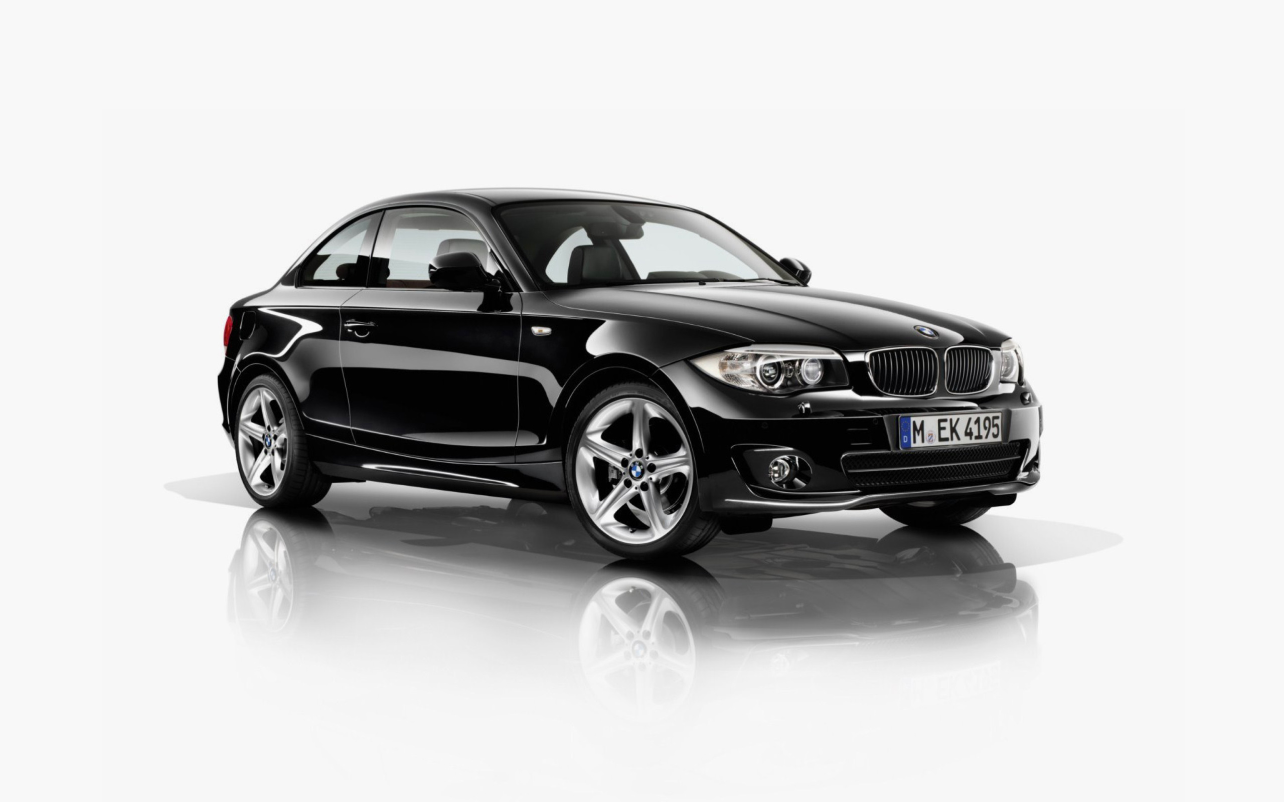 Fondo de pantalla BMW 125i black Coupe 2560x1600