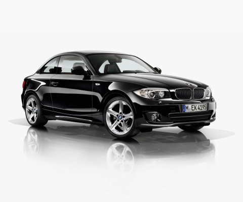 Das BMW 125i black Coupe Wallpaper 480x400