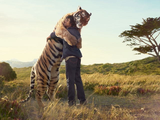 Man And Tiger wallpaper 640x480