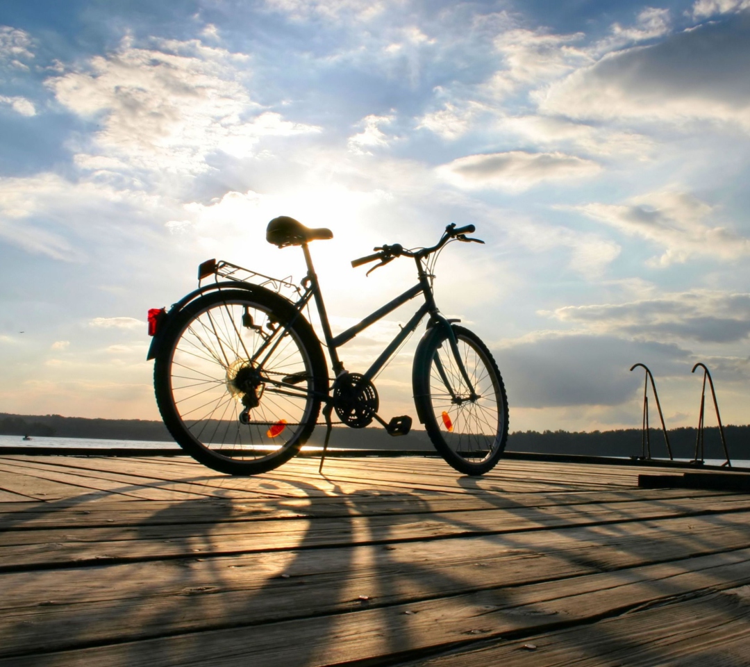 Fondo de pantalla Bicycle At Sunny Day 1080x960