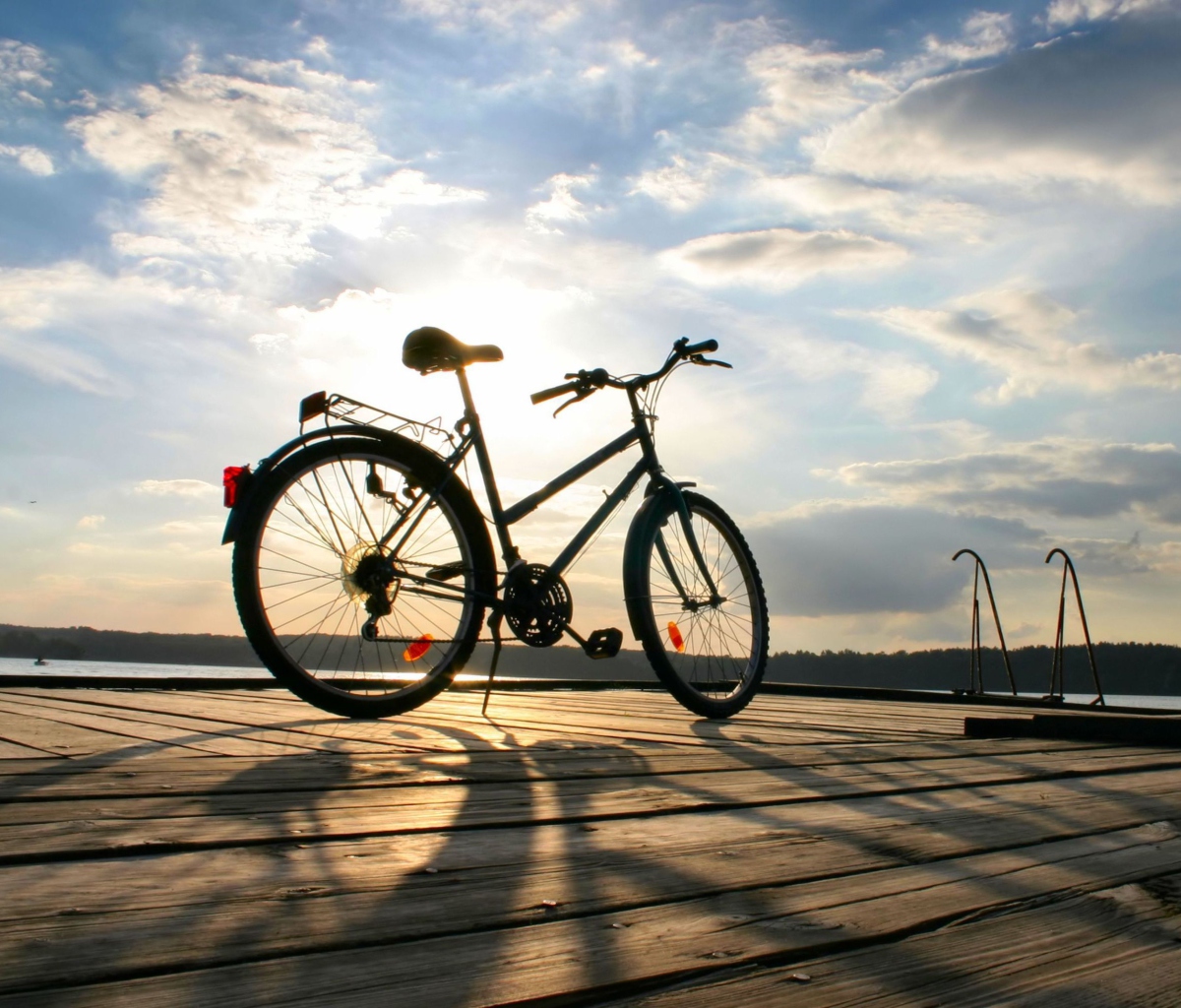 Das Bicycle At Sunny Day Wallpaper 1200x1024